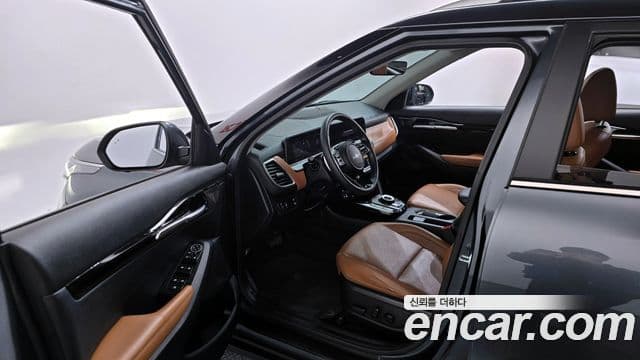 Kia Seltos 2023 — Şəkil 10/20