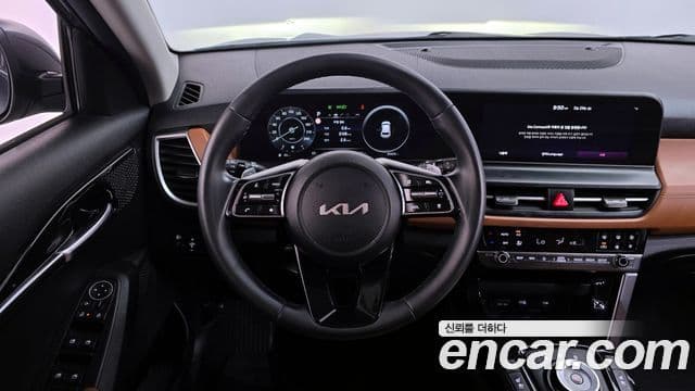 Kia Seltos 2023 — Şəkil 13/20