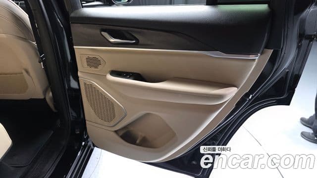 Jeep Grand Cherokee 2023 — Şəkil 31/32