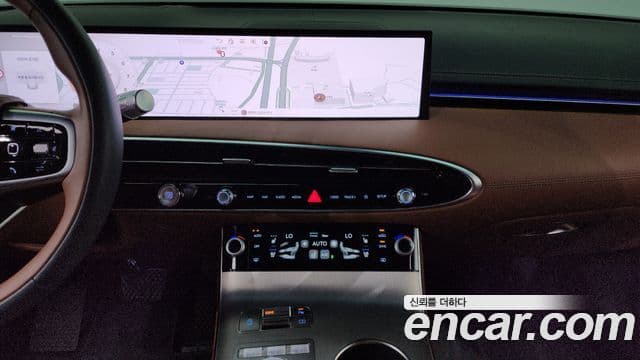 Genesis GV70 2025 — фото 14 из 20