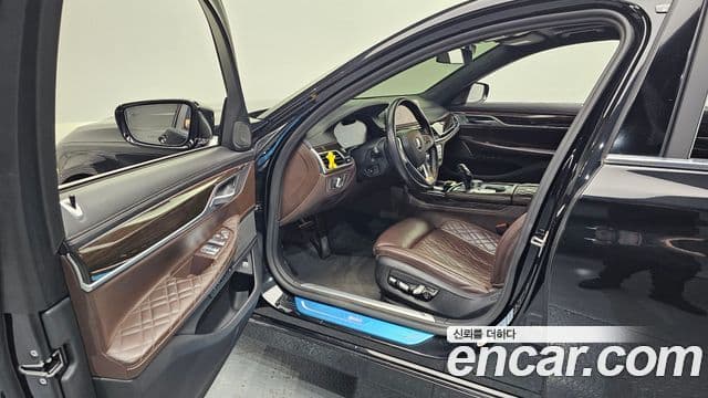 BMW 7 Series 2021 — Şəkil 9/20