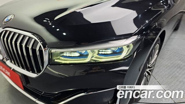 BMW 7 Series 2021 — Photo 17/32