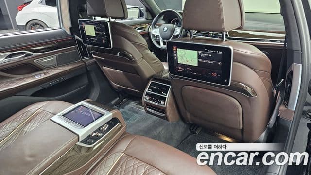 BMW 7 Series 2021 — Photo 18/32