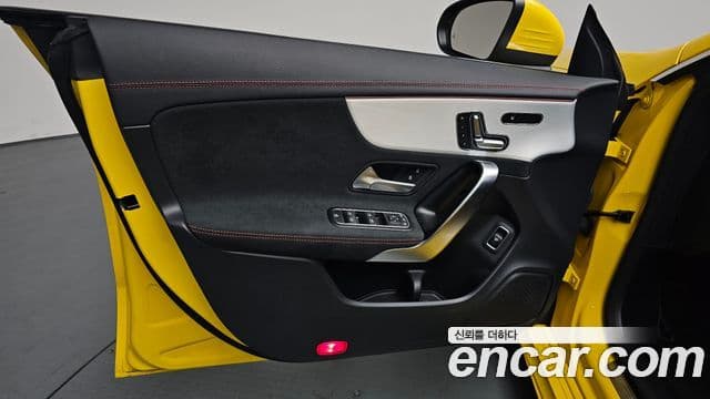 Mercedes-Benz CLA-Class 2022 — Photo 13/33