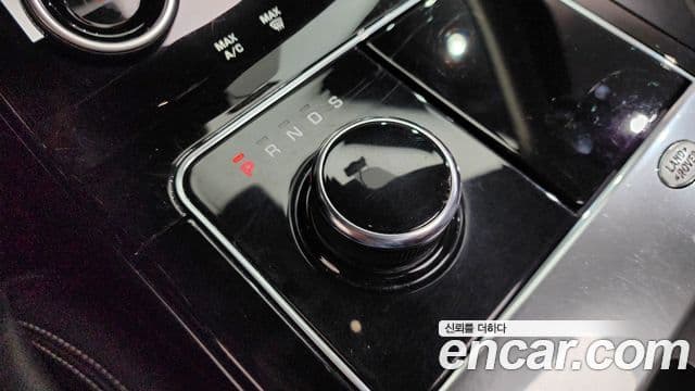 Land Rover Range Rover Velar 2019 — Şəkil 7/20