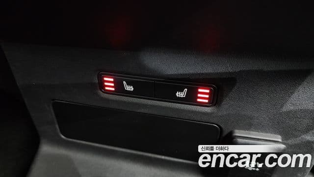 Land Rover Range Rover Velar 2019 — Şəkil 8/20