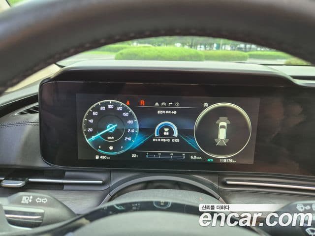 Kia Carnival 2021 — Şəkil 17/18