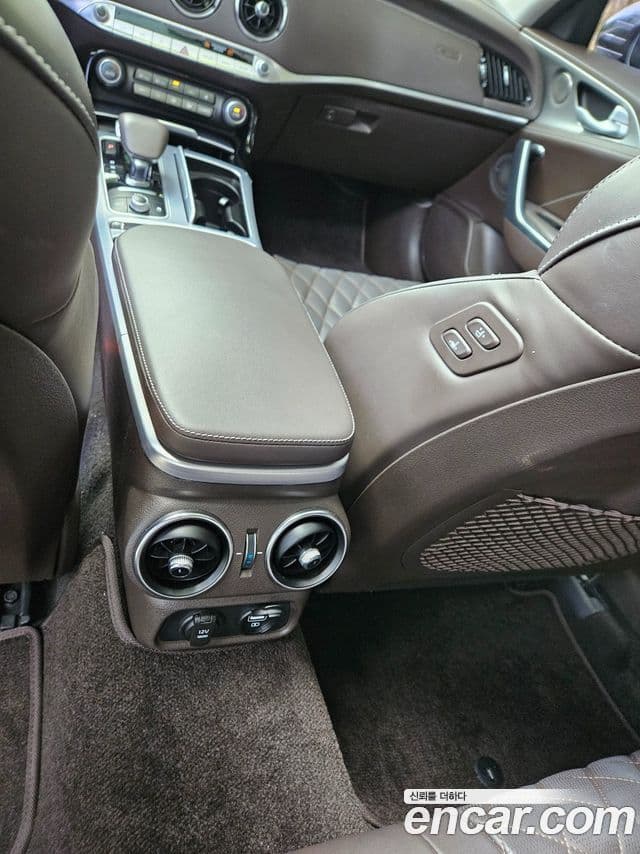 Kia Stinger 2020 — Şəkil 8/20