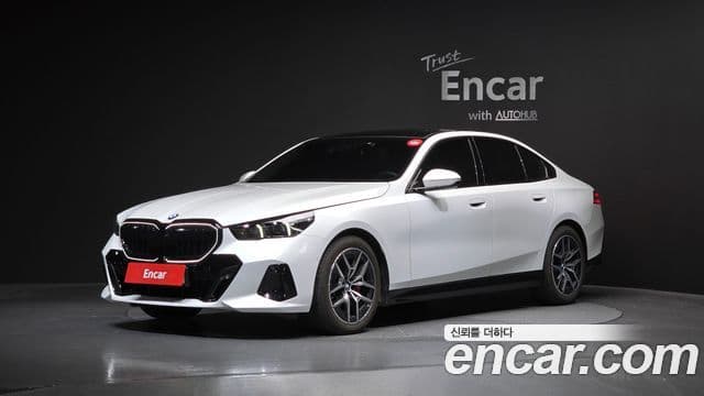 BMW 5 Series 2025 — ფოტო 1/20
