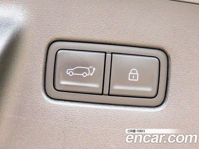 Hyundai Santa Fe 2023 — Şəkil 17/19