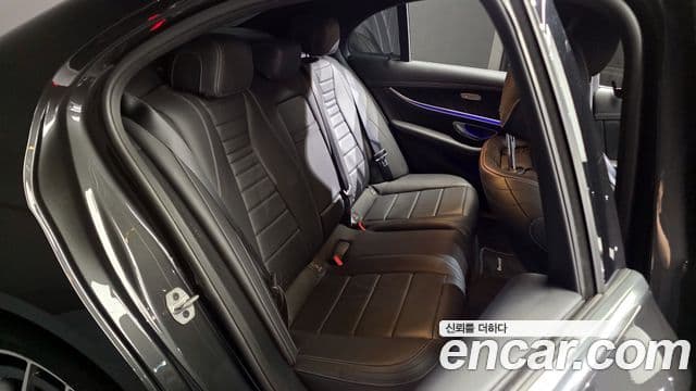 Mercedes-Benz E-Class 2020 — фото 12 из 20