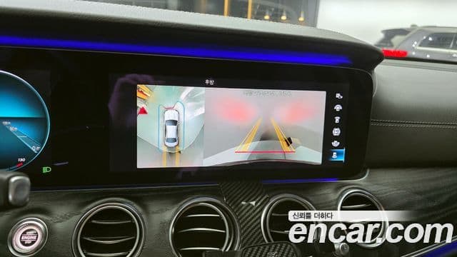 Mercedes-Benz E-Class 2020 — фото 15 из 20