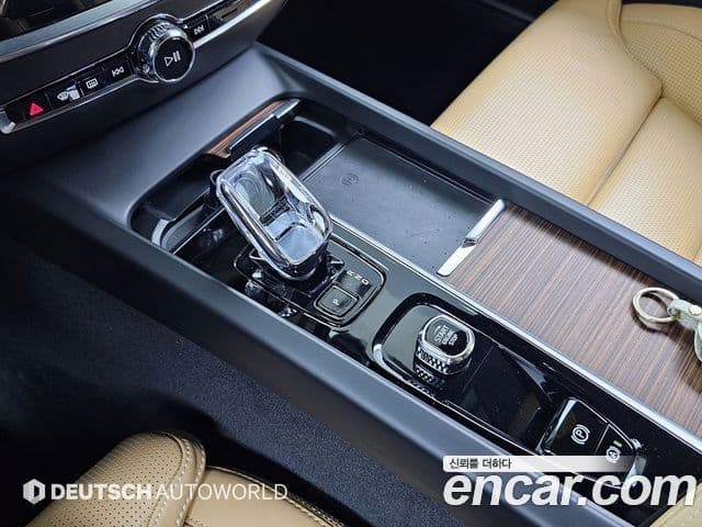 Volvo V60 Cross Country 2023 — Şəkil 7/20