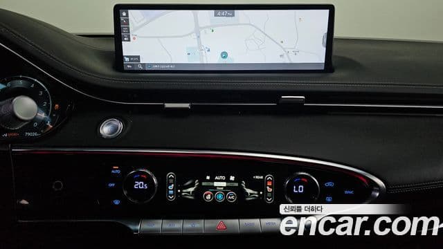 Genesis GV70 2022 — ფოტო 15/20