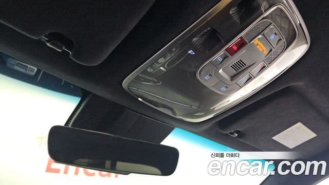 Genesis GV70 2022 — ფოტო 18/20