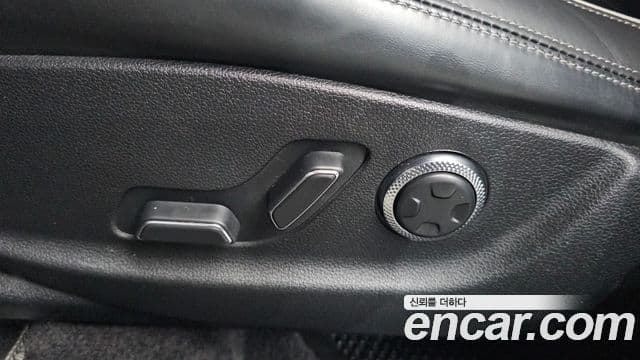 Genesis GV70 2022 — Şəkil 33/36