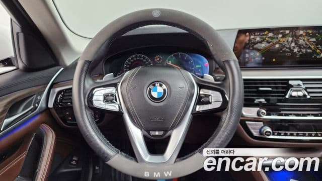 BMW 5 Series 2019 — Şəkil 13/20
