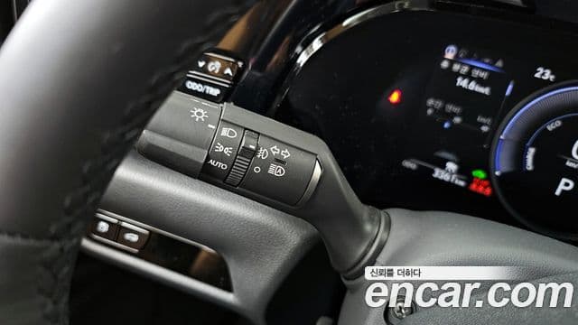 Lexus NX350h 2025 — Photo 33/35