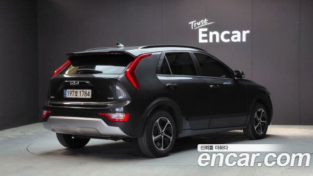 Kia Niro 2022 — ფოტო 2/20