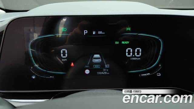 Kia Niro 2022 — фото 8 из 20