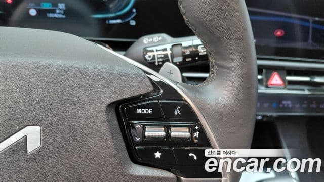 Kia Niro 2022 — ფოტო 17/20