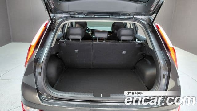 Kia Niro 2022 — фото 18 из 20
