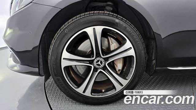 Mercedes-Benz E-Class 2020 — фото 5 из 20