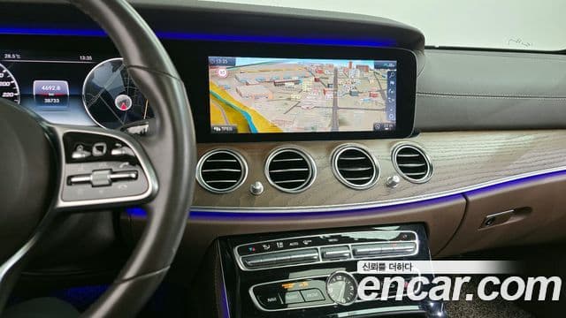 Mercedes-Benz E-Class 2020 — Şəkil 12/20