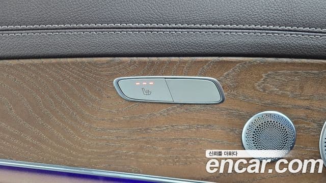 Mercedes-Benz E-Class 2020 — ფოტო 27/32