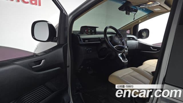 Hyundai Staria 2021 — фото 10 из 20