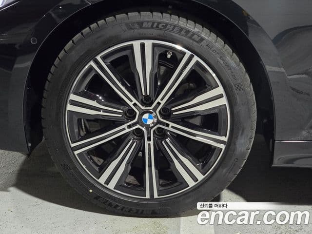 BMW 3 Series 2025 — фото 4 из 20