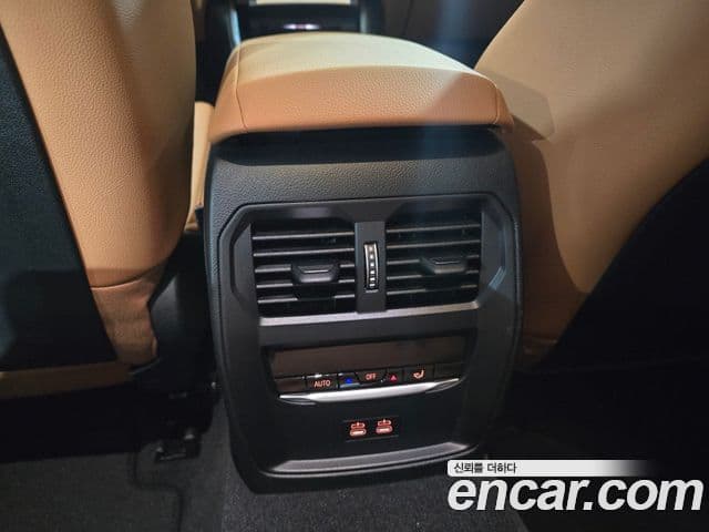 BMW 3 Series 2025 — фото 13 из 20