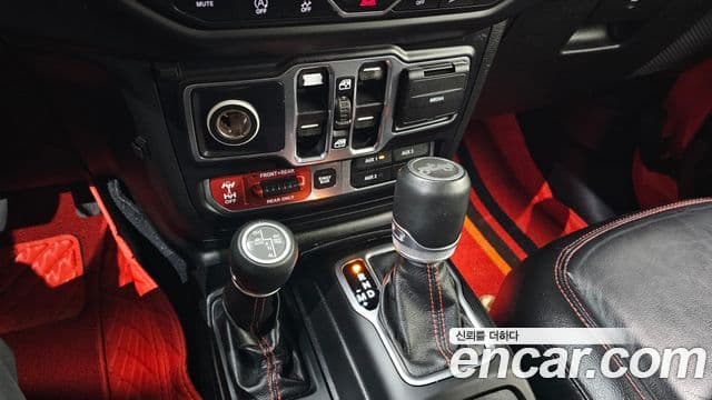 Jeep Wrangler 2019 — Şəkil 15/31