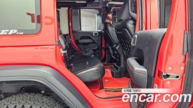 Jeep Wrangler 2019 — Şəkil 19/31