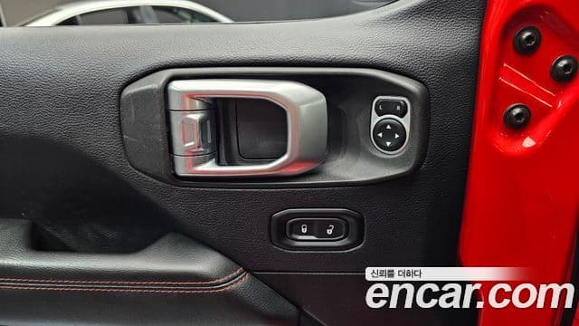 Jeep Wrangler 2019 — Şəkil 8/31