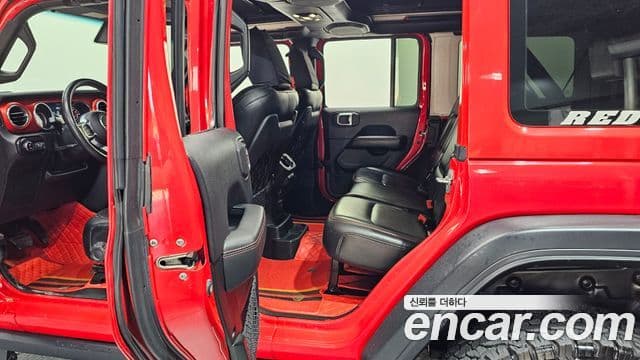 Jeep Wrangler 2019 — Şəkil 18/31