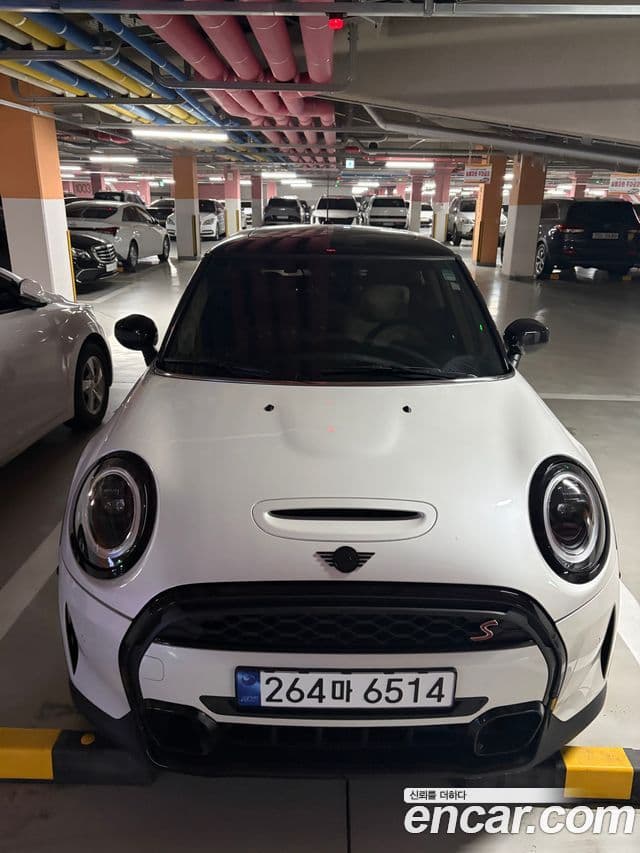 Mini Cooper S 2023 — ფოტო 4/10
