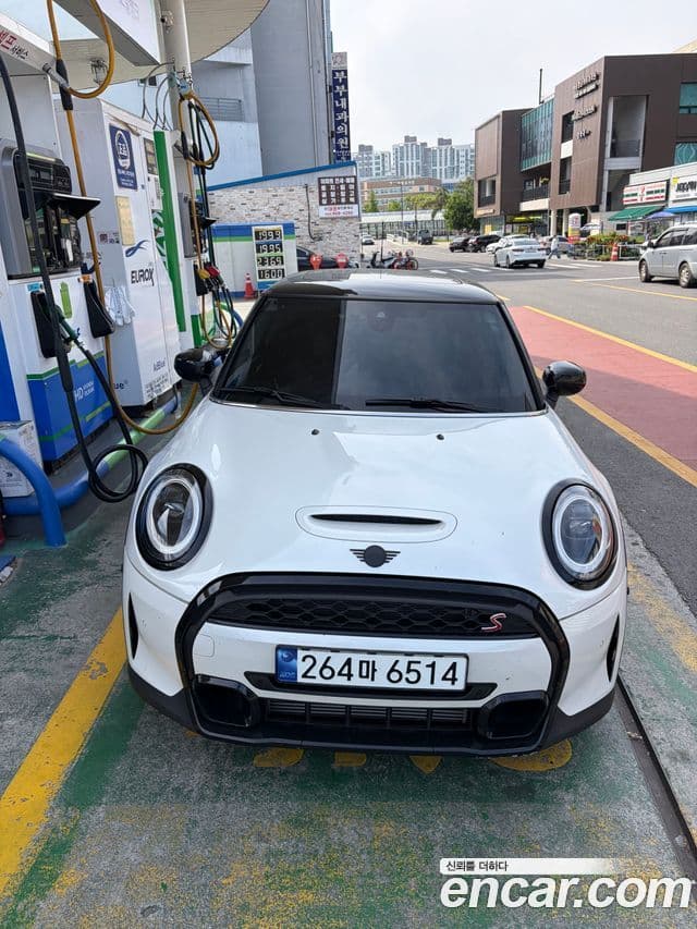 Mini Cooper S 2023 — ფოტო 5/10