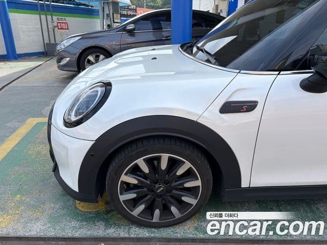 Mini Cooper S 2023 — ფოტო 6/10