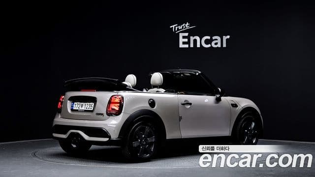 Mini Cooper S Convertible 2022 — Фото 2/20