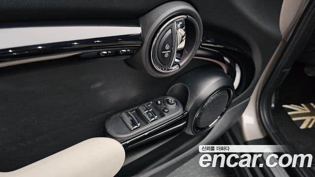 Mini Cooper S Convertible 2022 — Фото 17/20