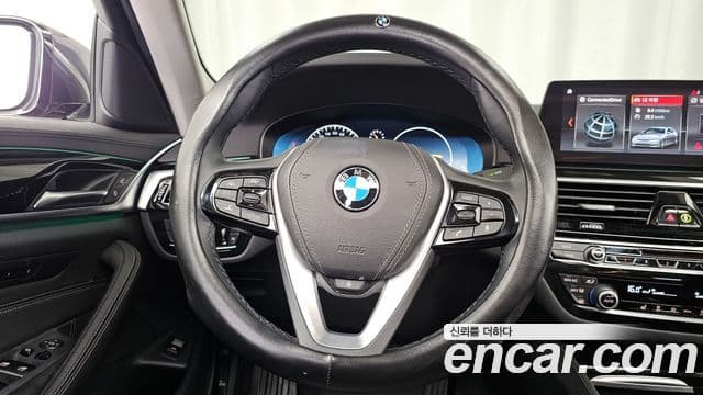 BMW 5 Series 2019 — Фото 13/20