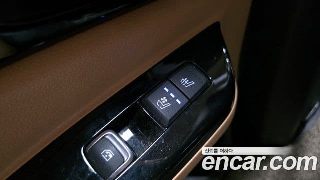 Kia Carnival 2021 — Şəkil 18/20