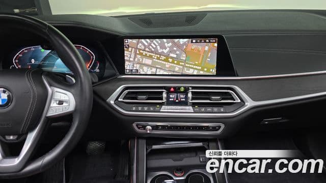 BMW X7 2020 — ფოტო 13/20