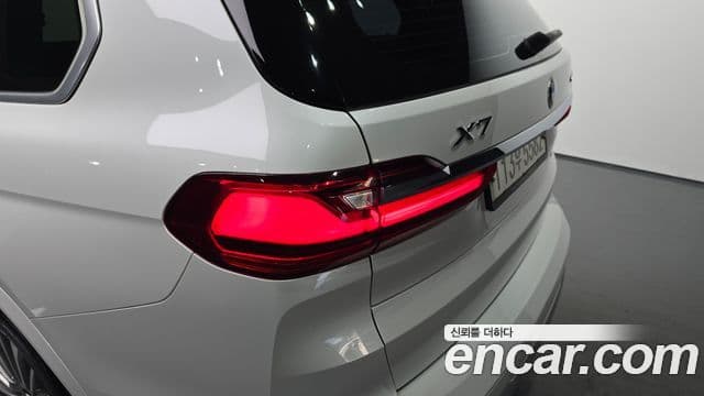 BMW X7 2020 — Photo 10/31