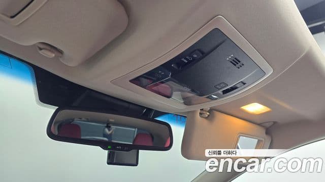 Lexus NX300h 2019 — Photo 19/30