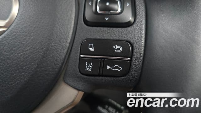 Lexus NX300h 2019 — Photo 12/30