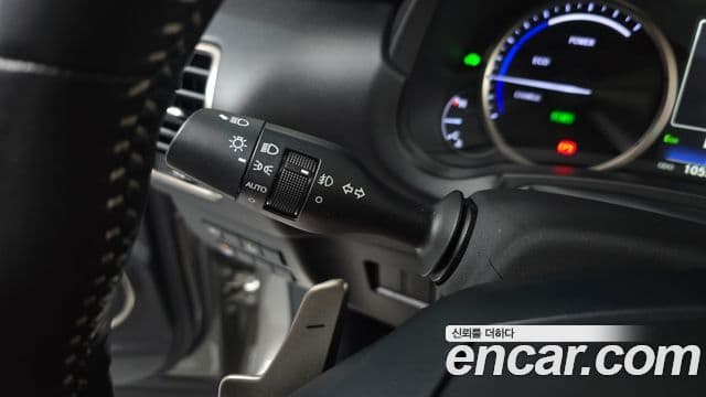 Lexus NX300h 2019 — Photo 9/30