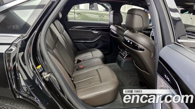 Audi A8 2021 — ფოტო 12/20