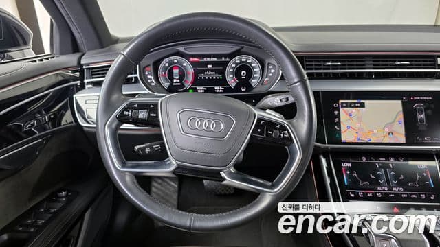 Audi A8 2021 — ფოტო 13/20